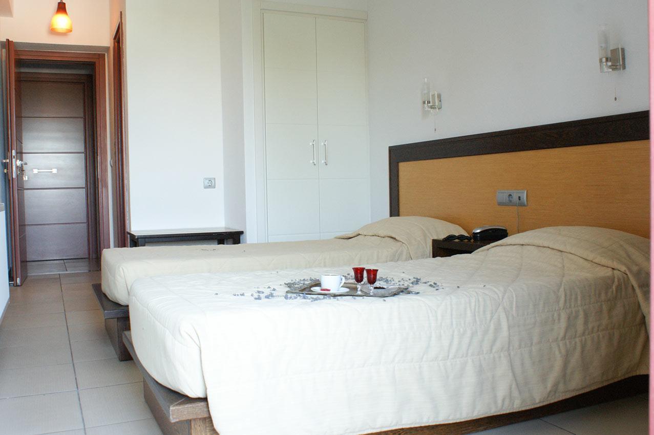 Livadi  Aposperides Hotel מראה חיצוני תמונה