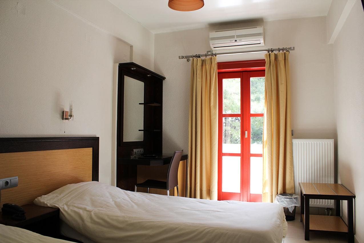 Livadi  Aposperides Hotel מראה חיצוני תמונה