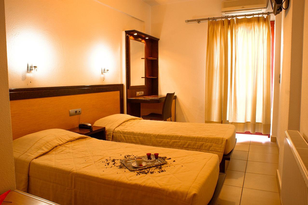 Livadi  Aposperides Hotel מראה חיצוני תמונה