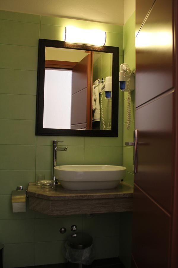 Livadi  Aposperides Hotel מראה חיצוני תמונה